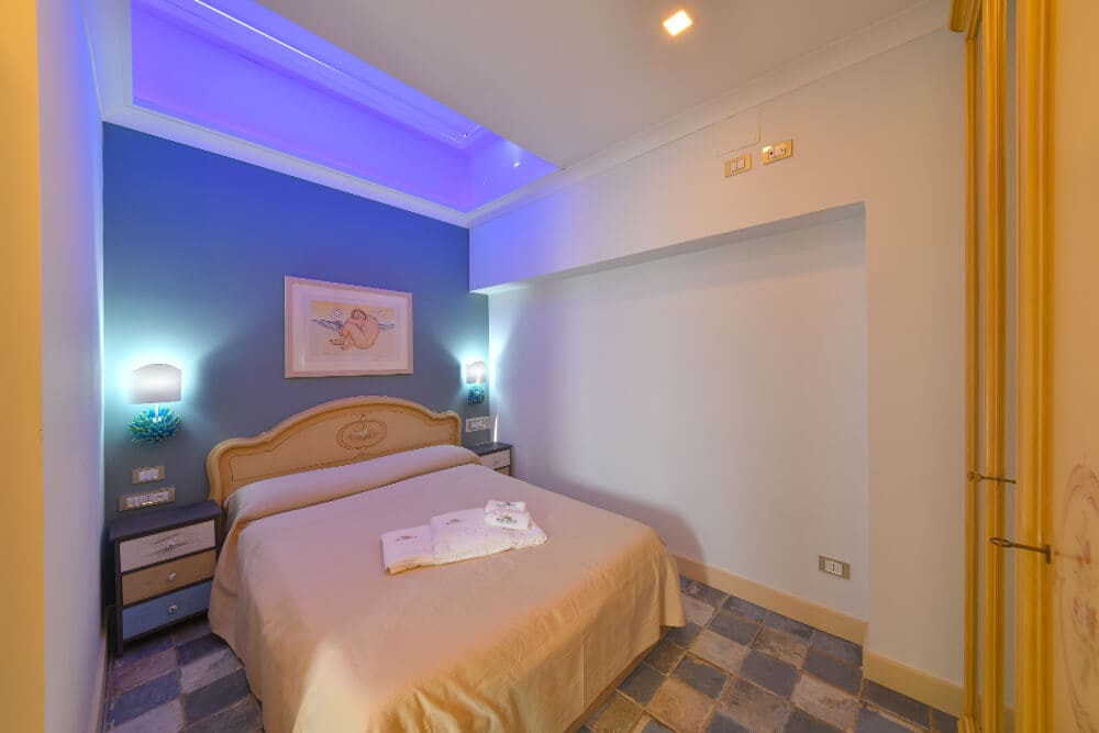 Camera appartamento con balcone