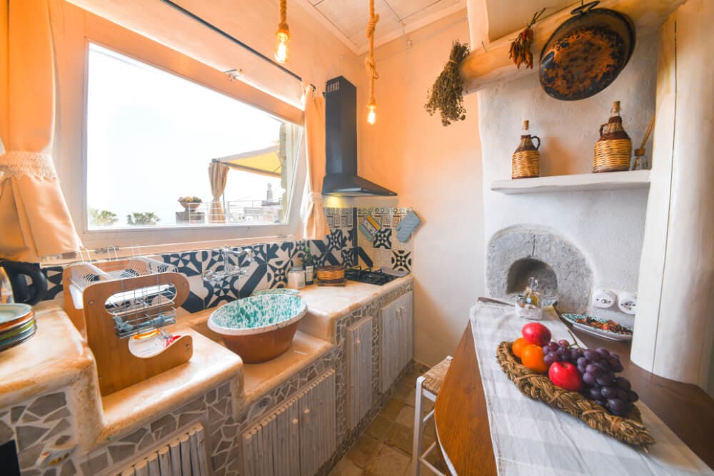 Cucina monolocale vasca con idromassaggio