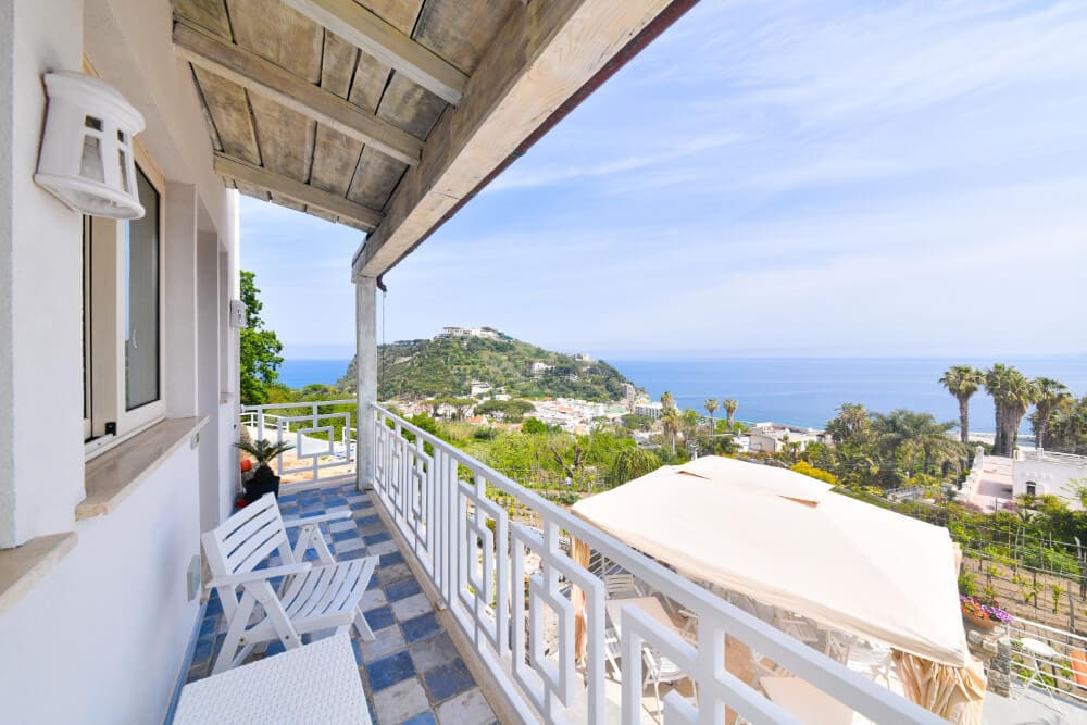 Spazio esterno appartamento con balcone