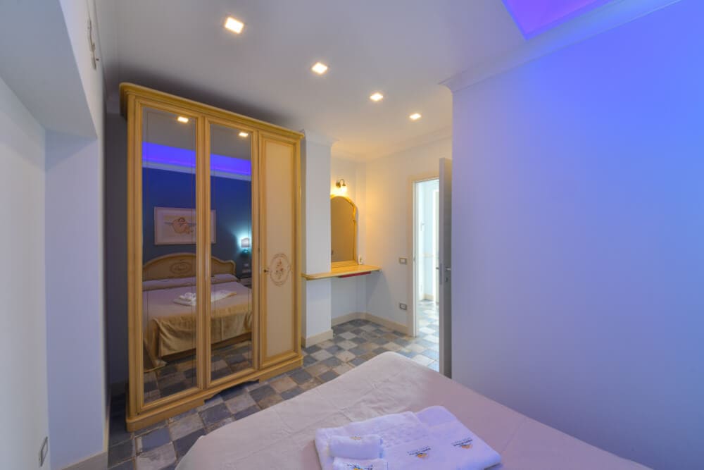 Stanza da letto appartamento con balcone